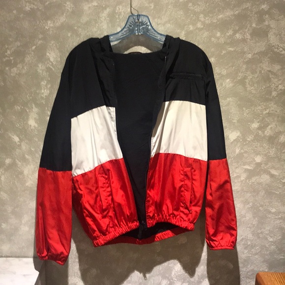Brandy Melville Sweaters - Brandy Melville windbreaker